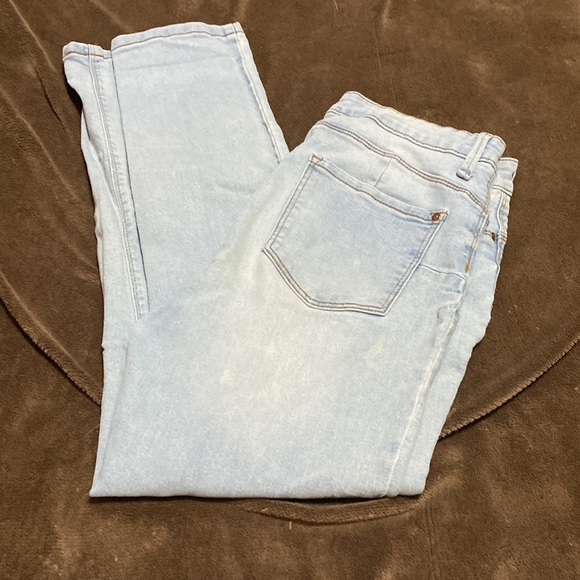 light blue high rise jeans - Picture 2 of 4